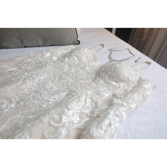 Wedding Dress Size 14 Ivory and Pink Embroidered Details Oleg Cassini - Picture 4 of 16